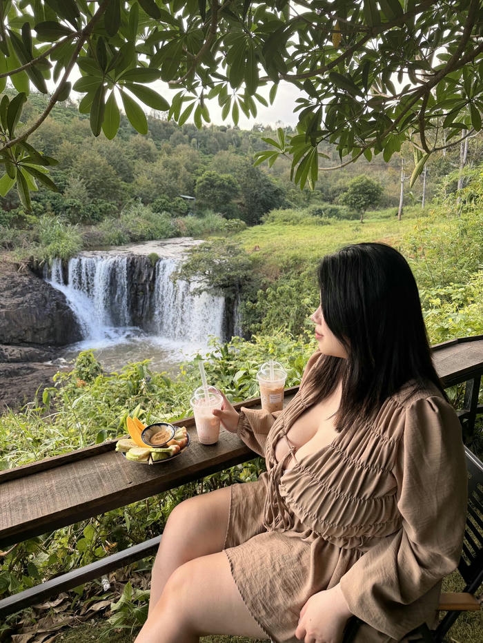 Hình ảnh Võ Thị Thu Trang đầy nét duyên dáng