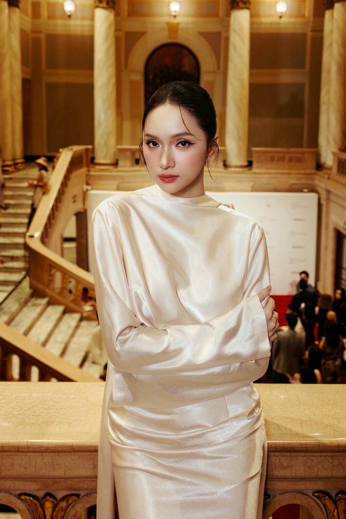 Hương Giang sexy mang thần thái nổi bật thanh lịch