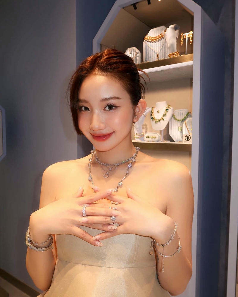 Lê thị khánh huyền sexy mang vẻ đẹp nổi bật
