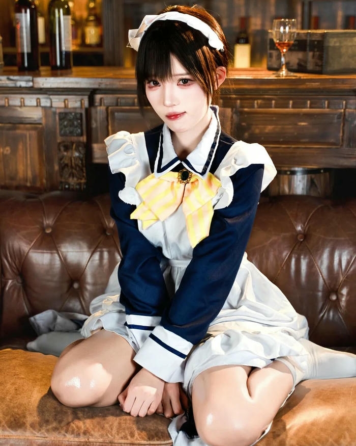 Maid cosplay có tạo hình ngọt ngào dễ thương