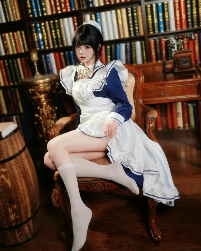 Maid cosplay mang phong cách dịu dàng cuốn hút