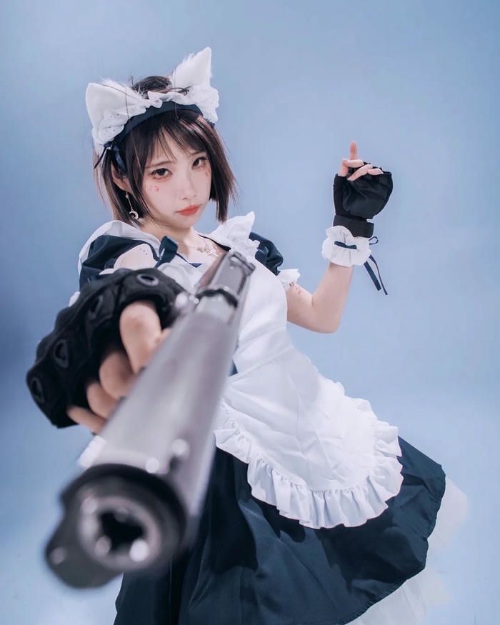Maid cosplay với tạo hình trẻ trung xinh xắn