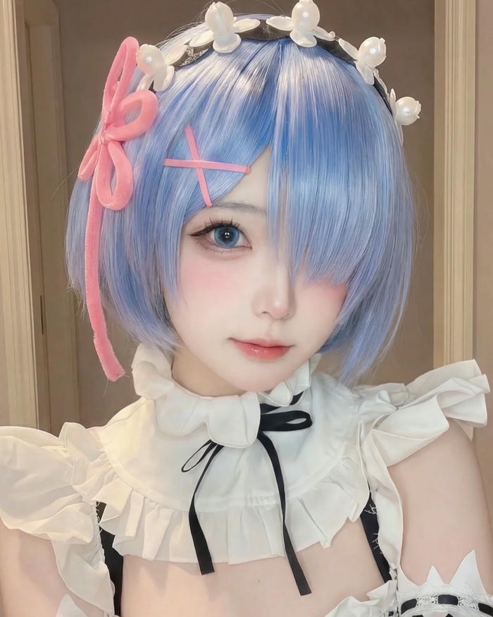 Maid cosplay với vẻ ngoài ngọt ngào đáng yêu
