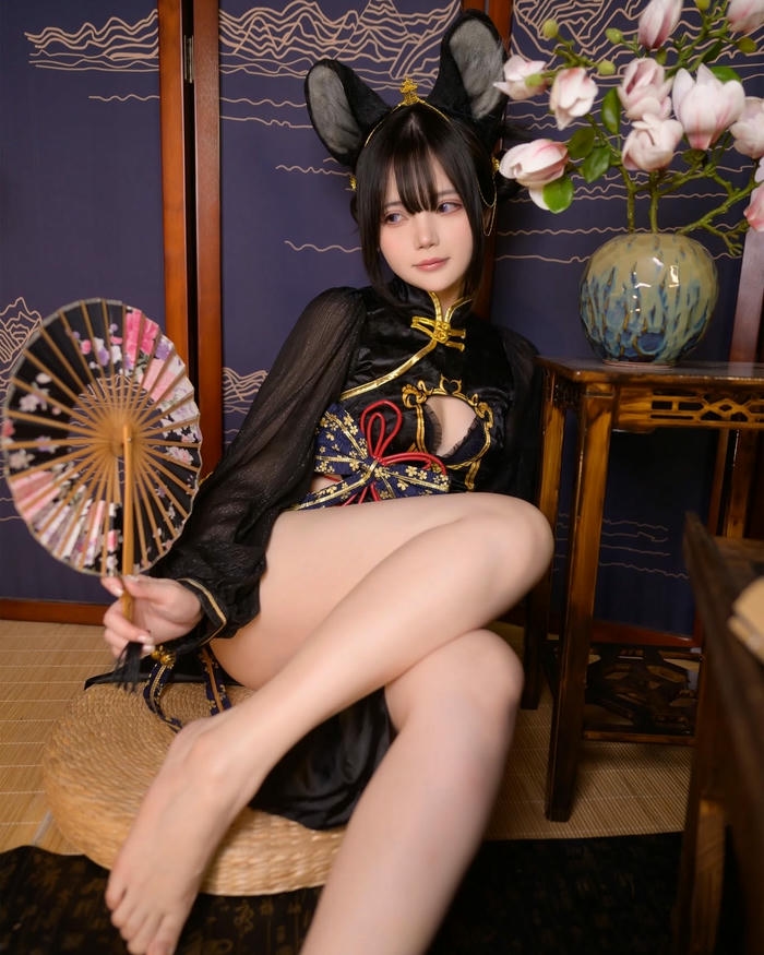 Nàng cosplay anime girl bổ mắt khoe thân hình nóng bỏng