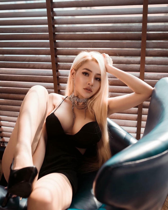 Ngân 98 sexy mạnh mẽ tinh xảo lung linh quyến rũ