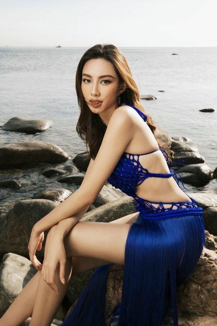 Nguyễn Thúc Thùy Tiên bikini có dáng vẻ cân đối