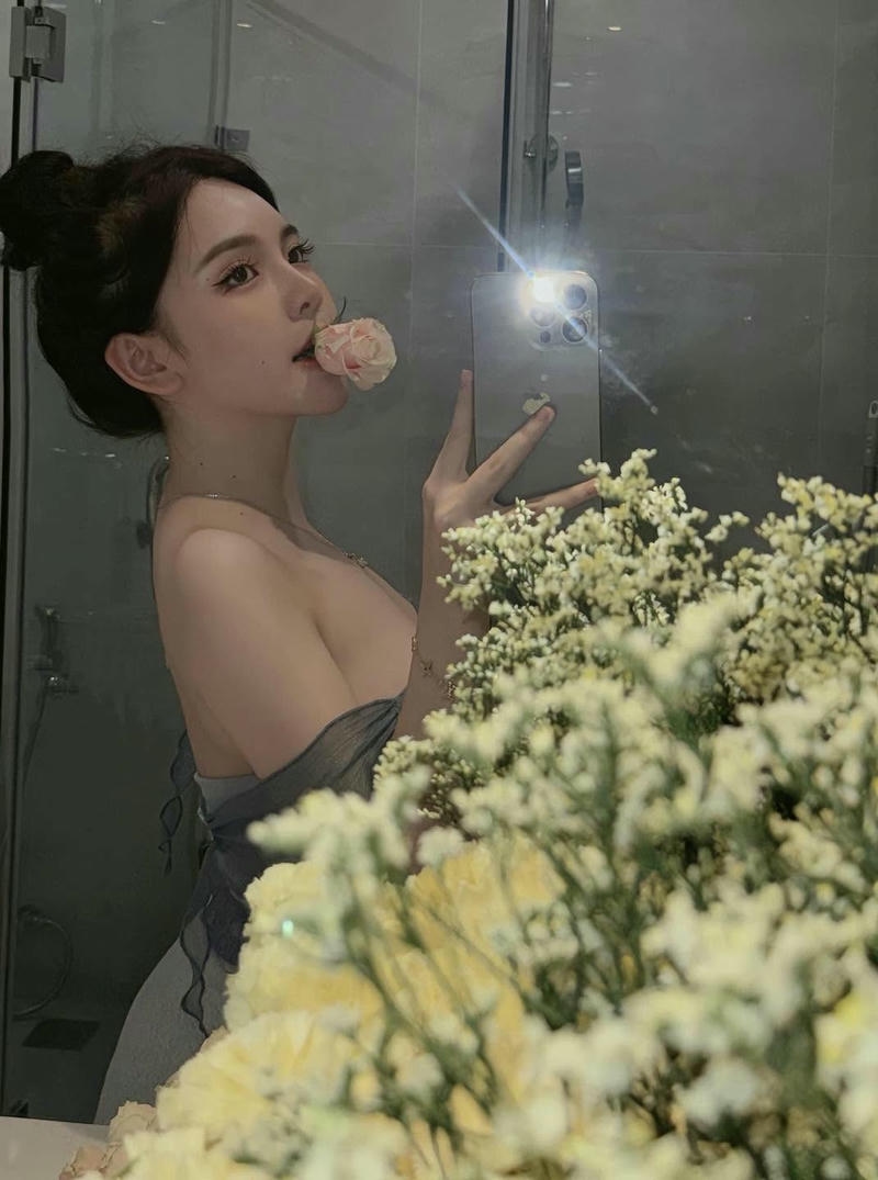 Trần Huyền Châu mang nét quyến rũ đầy tự nhiên