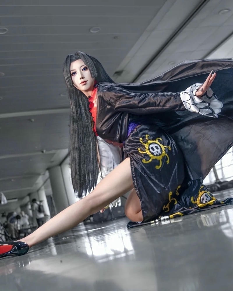 Vẻ đẹp Boa Hancock cosplay gây ấn tượng đầy tinh tế