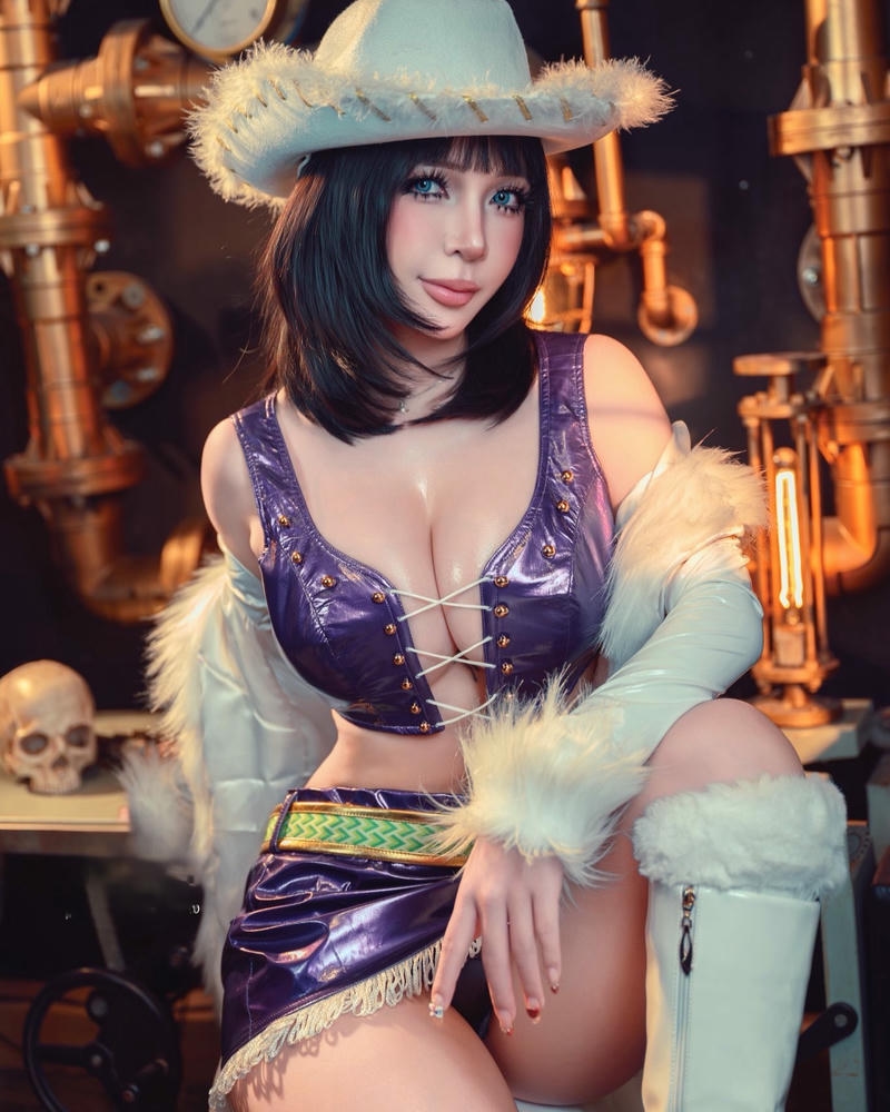 Ảnh cosplay Umeko J với thần thái tự tin